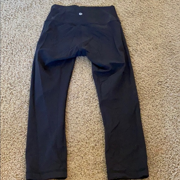 lululemon athletica Pants - Lululemon Wunder under crop 21 inch length size 4